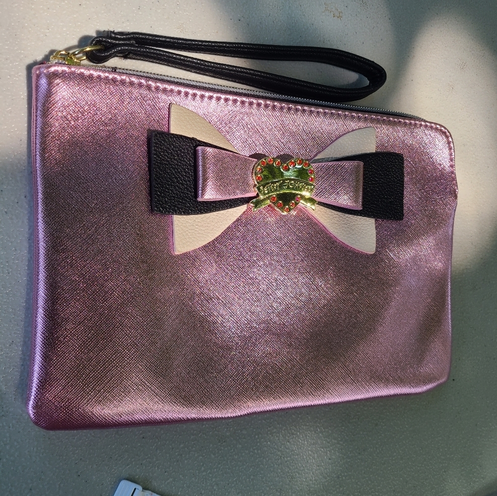 Betsey Johnson Saffiano Blush Metallic Bow Wristlet Clutch Pouch zip bag - Picture 2 of 16